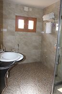 Nigeen Lake View Resort