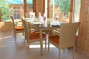 Nigeen Lake View Resort