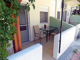 Nikos Apartments