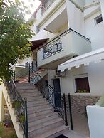Nikos Apartments