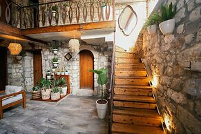 MAHZEN ALACATI BUTIK OTEL