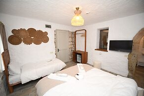 MAHZEN ALACATI BUTIK OTEL