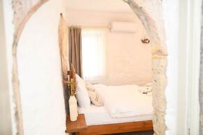 MAHZEN ALACATI BUTIK OTEL