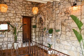 MAHZEN ALACATI BUTIK OTEL