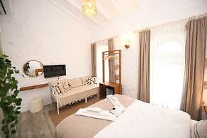 MAHZEN ALACATI BUTIK OTEL