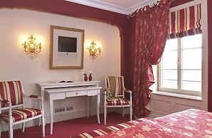 Schlosshotel Steinburg