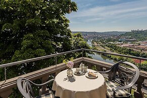 Schlosshotel Steinburg