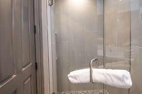 Ski In Ski Out Townhome in Rocky Mountain Access to Elkhorn Chairlift 