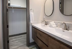 Ski In Ski Out Townhome in Rocky Mountain Access to Elkhorn Chairlift 