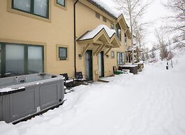 Ski In Ski Out Townhome in Rocky Mountain Access to Elkhorn Chairlift 