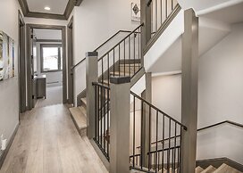 Ski In Ski Out Townhome in Rocky Mountain Access to Elkhorn Chairlift 