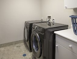 Ski In Ski Out Townhome in Rocky Mountain Access to Elkhorn Chairlift 