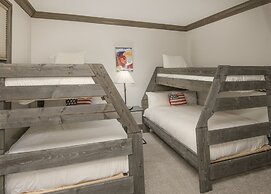 Ski In Ski Out Townhome in Rocky Mountain Access to Elkhorn Chairlift 