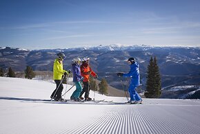 Ski In Ski Out Townhome in Rocky Mountain Access to Elkhorn Chairlift 