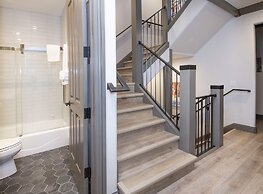 Ski In Ski Out Townhome in Rocky Mountain Access to Elkhorn Chairlift 