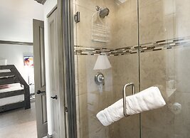 Ski In Ski Out Townhome in Rocky Mountain Access to Elkhorn Chairlift 