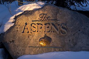 Ski In Ski Out Townhome in Rocky Mountain Access to Elkhorn Chairlift 