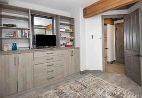 Ski In Ski Out Townhome in Rocky Mountain Access to Elkhorn Chairlift 