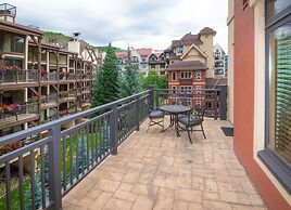 Lionsquare North Tower #402 5 Bedroom Condo by RedAwning