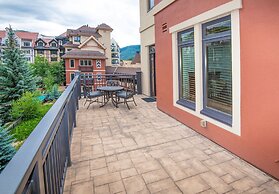 Lionsquare North Tower #402 5 Bedroom Condo by RedAwning