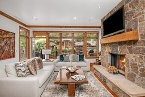 Lionsquare North Tower #402 5 Bedroom Condo by RedAwning