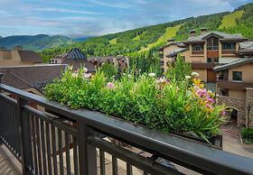 Lionsquare North Tower #402 5 Bedroom Condo by RedAwning