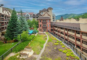 Lionsquare North Tower #402 5 Bedroom Condo by RedAwning