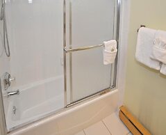 Vail Trails East #7b 1 Bedroom Condo by RedAwning