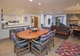 Cortina #160 3 Bedroom Condo by Redawning