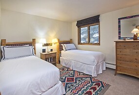 Cortina #160 3 Bedroom Condo by Redawning