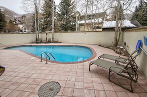 Cortina #160 3 Bedroom Condo by Redawning