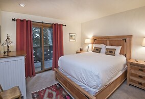 Cortina #160 3 Bedroom Condo by Redawning