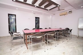 Hotel Mandakini Palace