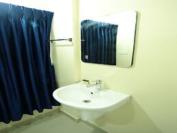 OYO 11909 Star Plaza