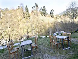 OYO 12271 Avenue Manali