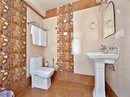 OYO 12271 Avenue Manali