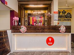 OYO 11855 Phoenix Hotel