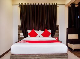 OYO 11855 Phoenix Hotel