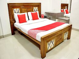 OYO 10678 Hotel Nandanvan