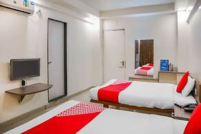OYO 10678 Hotel Nandanvan