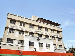 OYO 10678 Hotel Nandanvan