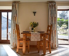 Rhiwddu Barns - Brecon Beacons National Park