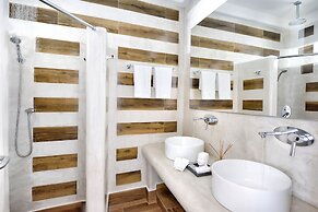 Jenny's Summer Houses