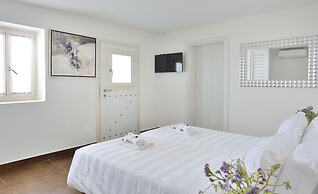 Jenny's Summer Houses