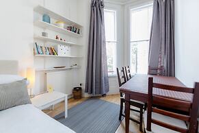 Philbeach Balcony- 2bed flat in Earls Ct