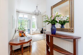 Philbeach Balcony- 2bed flat in Earls Ct