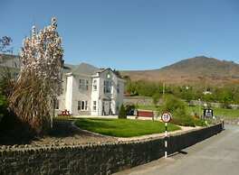 Grove House