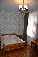 Dachi Inn