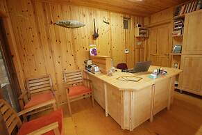 Leontopolis Apart Hotel