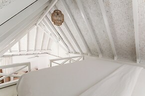 Mahi Mahi Villa & Suites